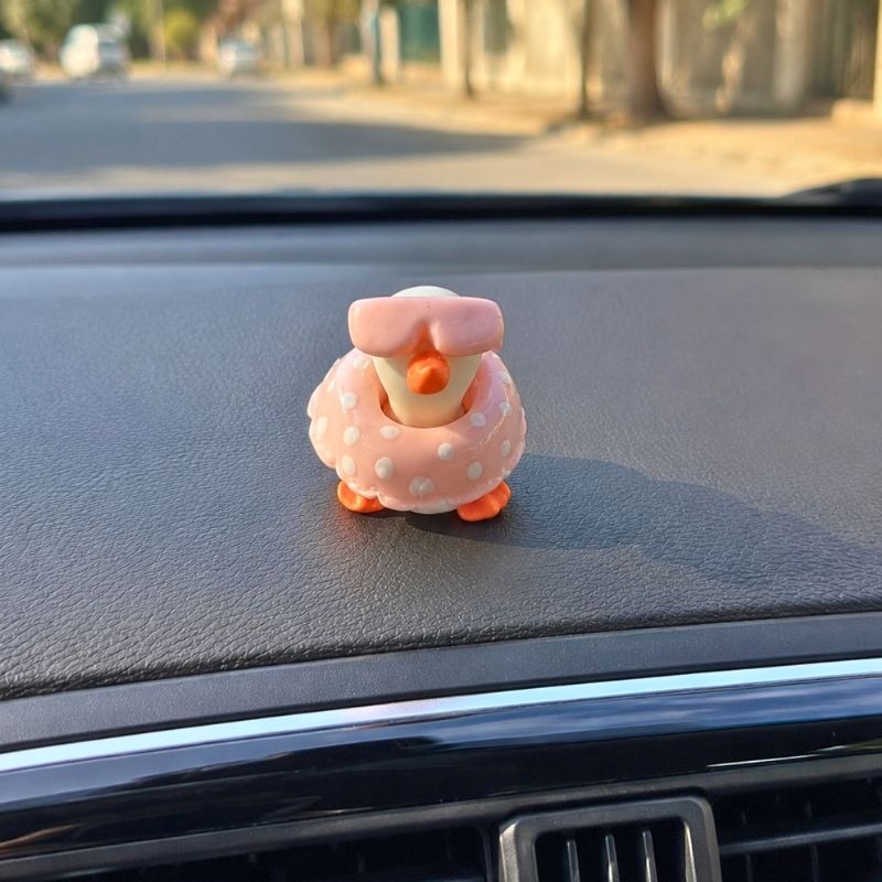 ديكور بطة عوامة زهري