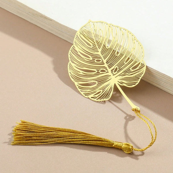 قطعة واحدة من الإشارات المرجعية المعدنية الزهرية المطلية بالذهب / عشوائي